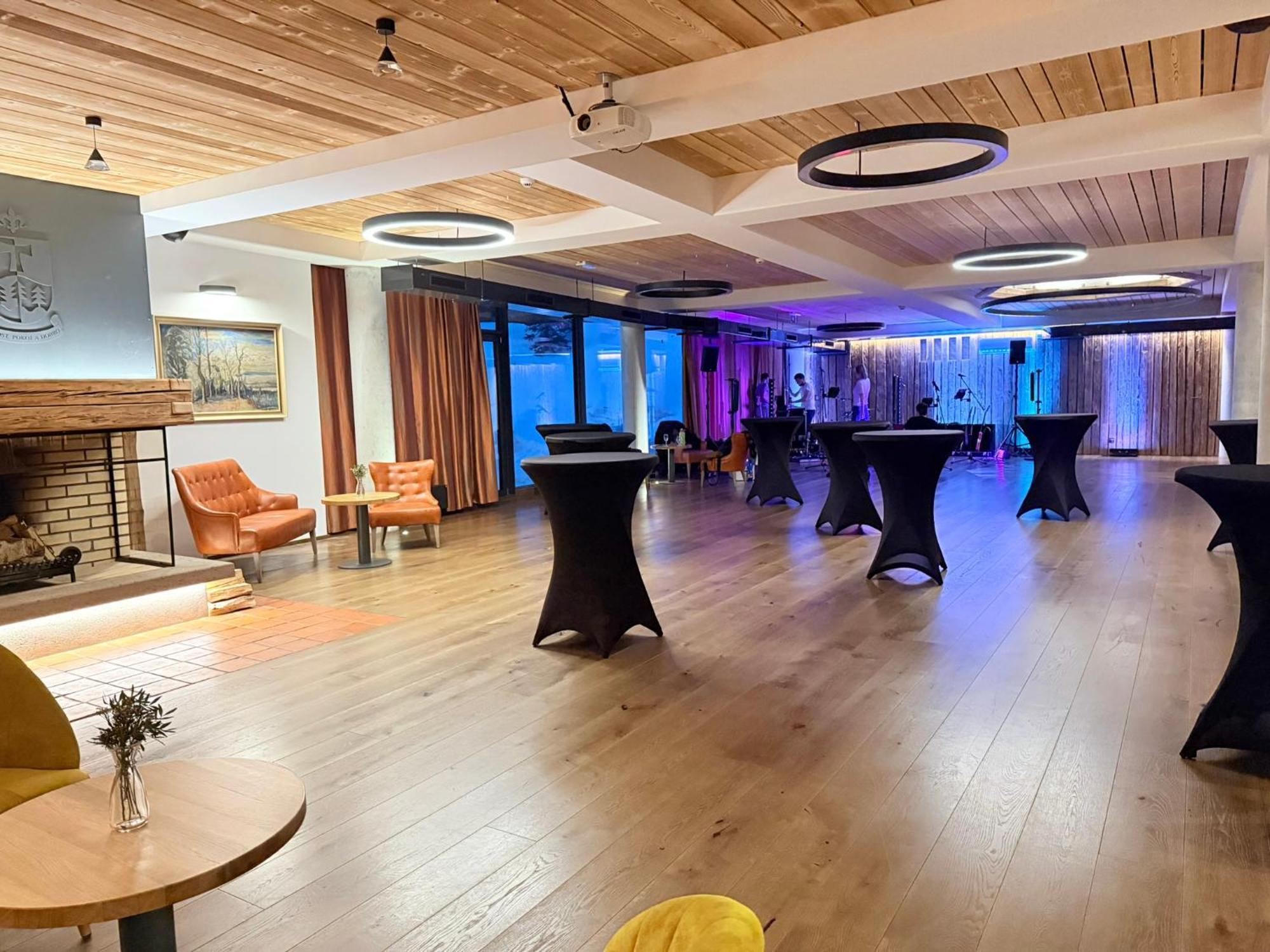 Erlebachova Bouda, Hotel - Resort Svaty Frantisek Špindlerŭv Mlýn Екстериор снимка