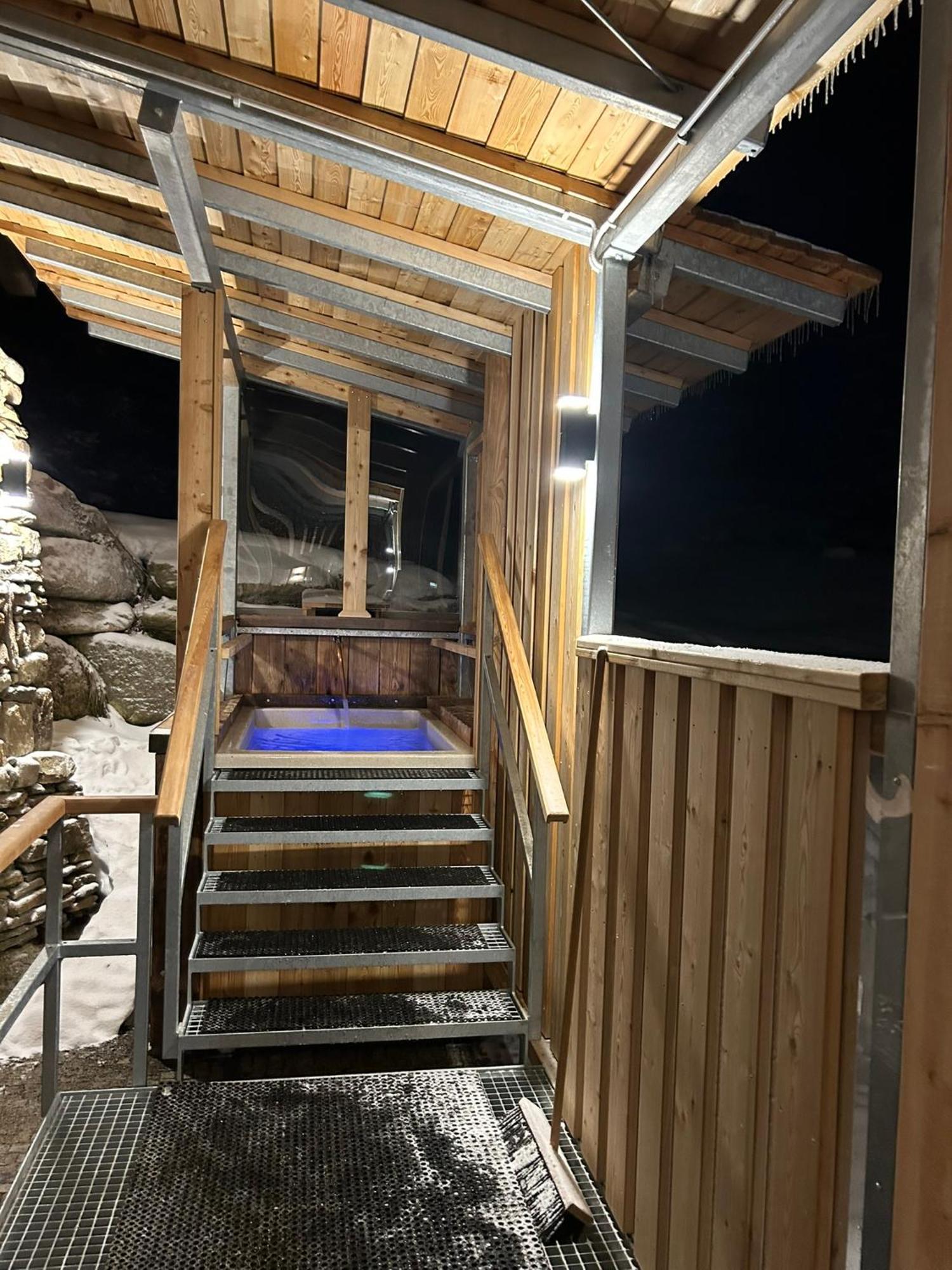 Erlebachova Bouda, Hotel - Resort Svaty Frantisek Špindlerŭv Mlýn Екстериор снимка