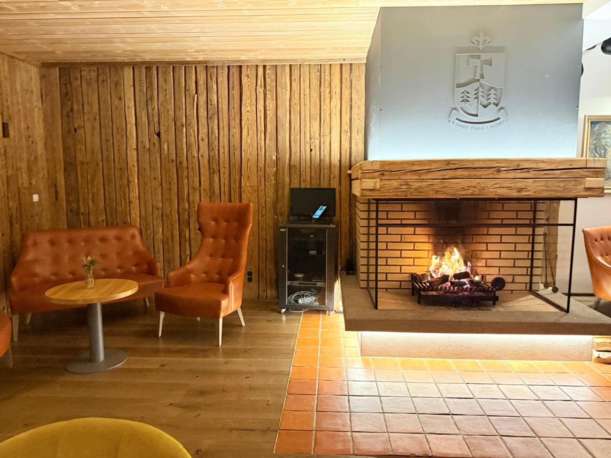 Erlebachova Bouda, Hotel - Resort Svaty Frantisek Špindlerŭv Mlýn Екстериор снимка
